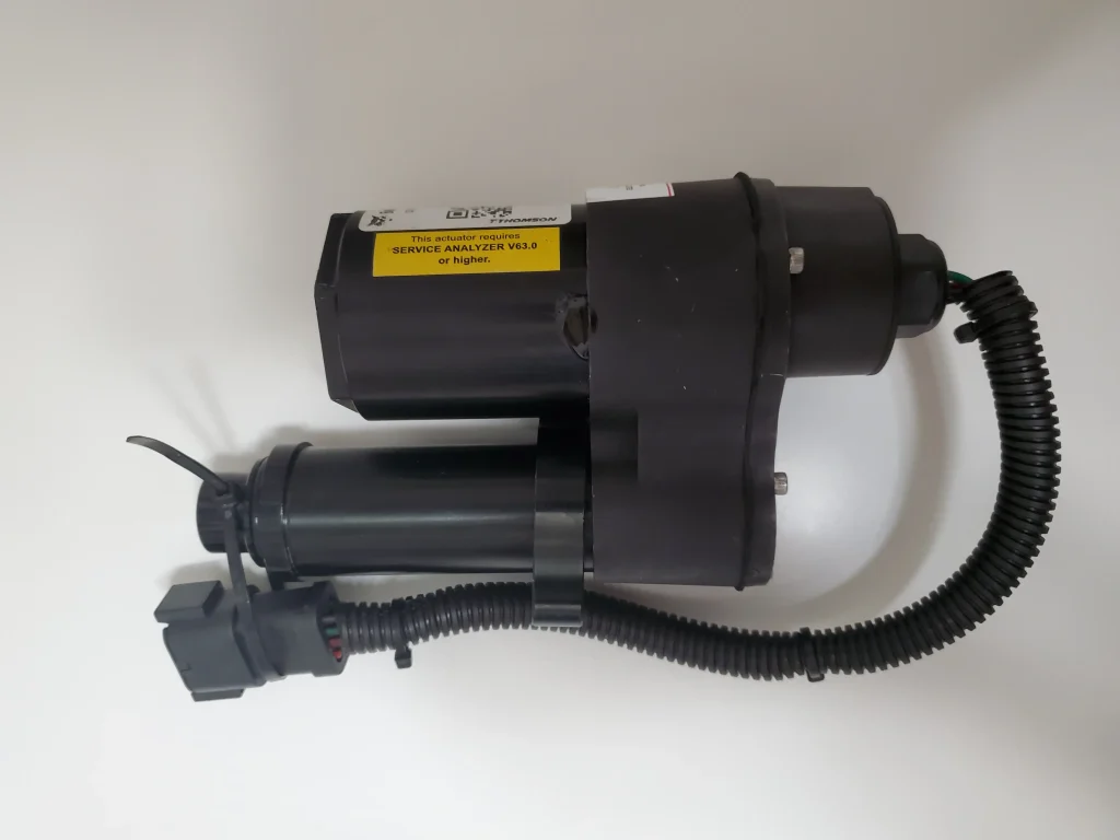 7101672, BOBCAT Actuator